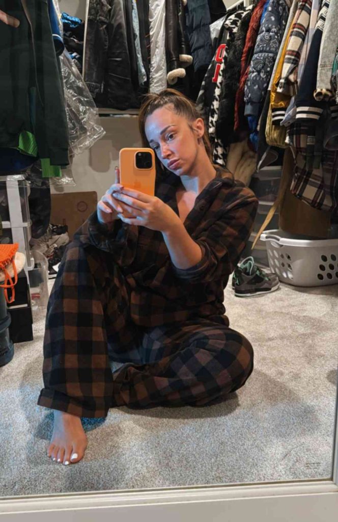 Jada Stevens another selfie photo