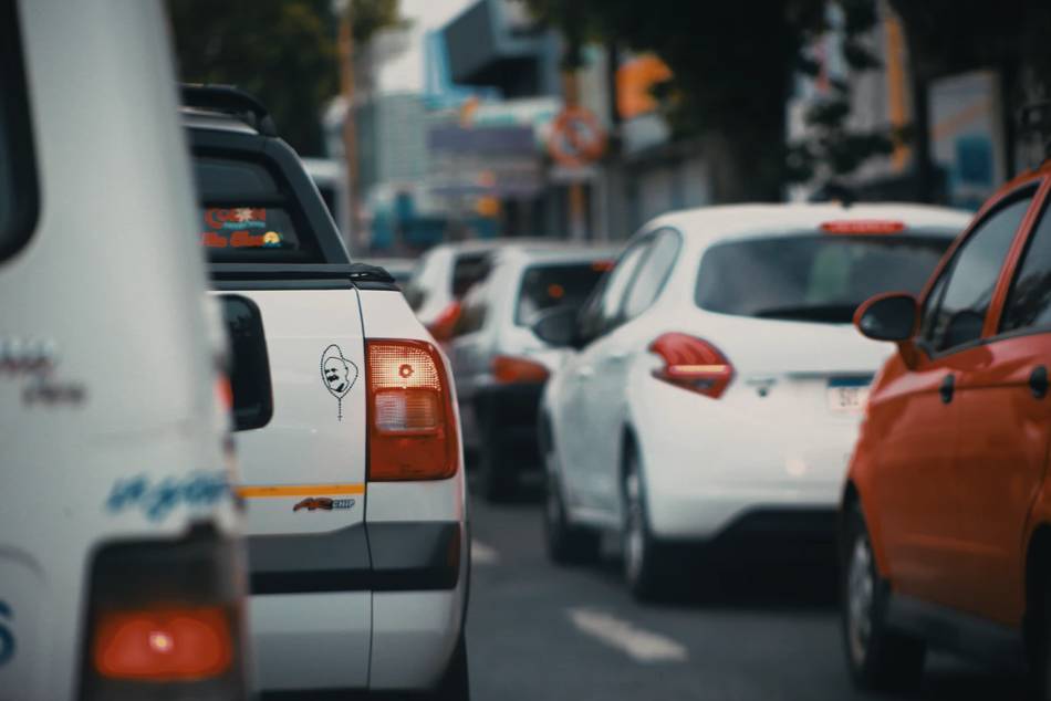 Keep Your Eyes On The Road: How To Drive In Heavy Traffic