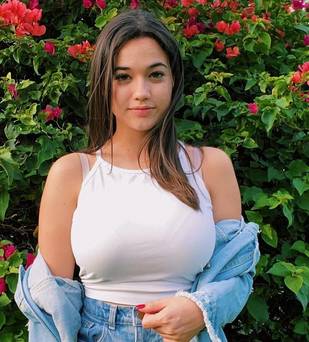 Sofia Gomez - bio, age, wiki, height, net worth