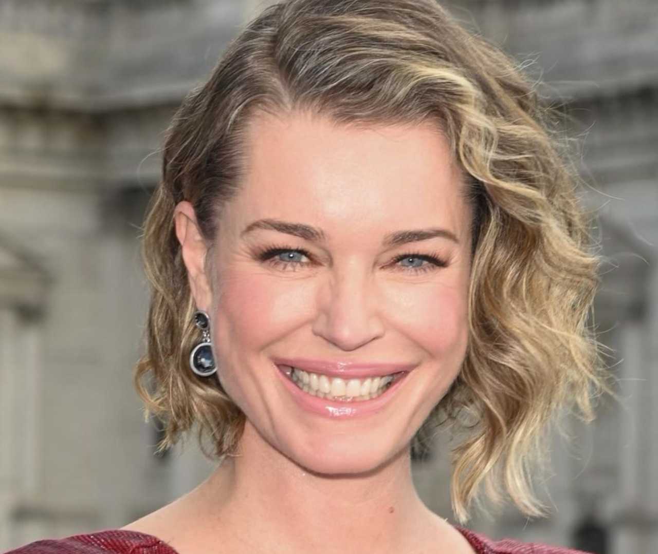 Rebecca Romijn bio, age, height, net worth, nationality, wiki