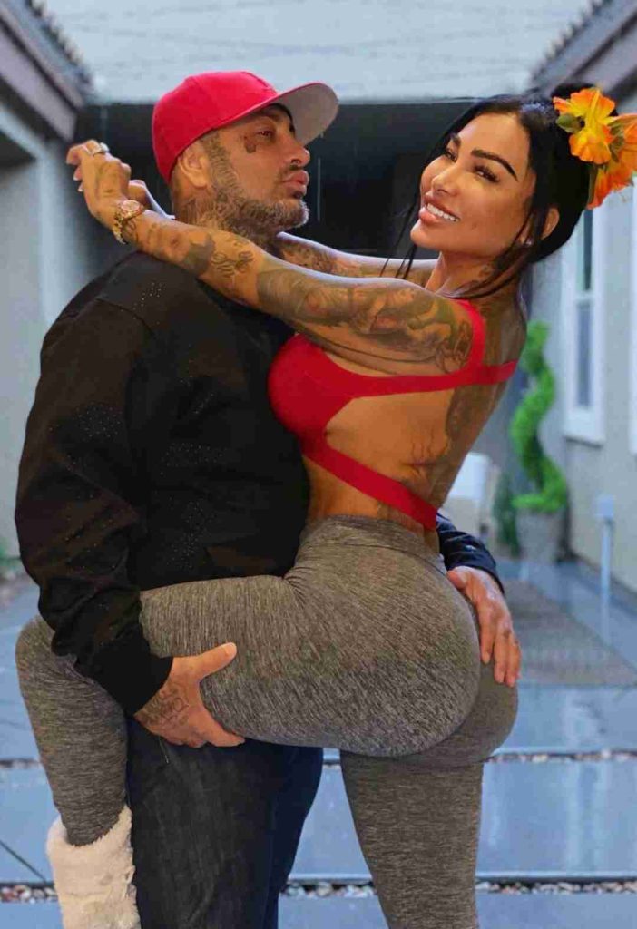 A photo of Brittanya Razavi and her boyfriend